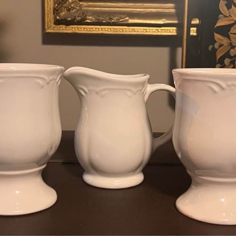 Vintage Farmhouse Cottage Core Pfaltzgraff Gazebo Stoneware White Mugs & Creamer